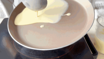 千層蛋糕的新造型,用平底鍋就能做,全新搭配